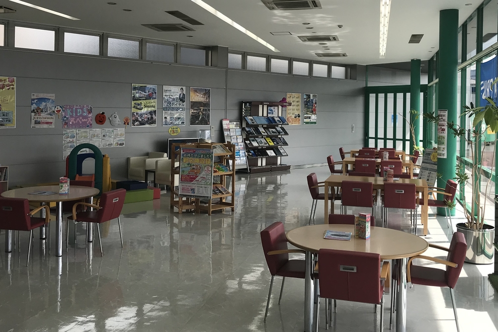 恵那店内観1