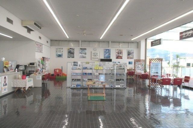 中津川店内観1