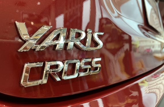 茜部店にもヤリスクロスの展示車到着しました🚙✨