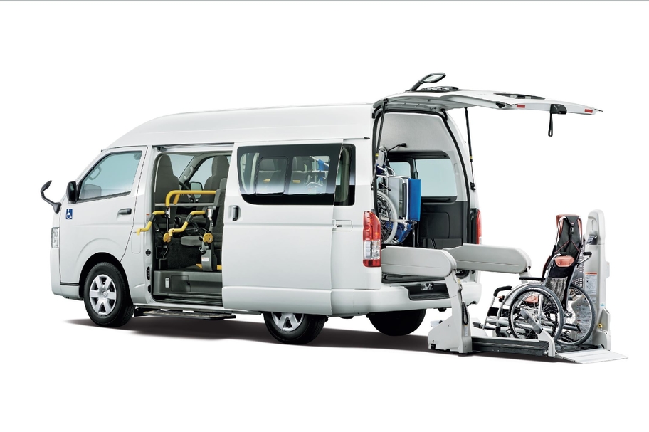 車いす仕様車“Fタイプ”2WD・2000ガソリン ロング・標準ボディ(3BF-TRH200K-VTZYF)ボディカラーはホワイト〈058〉
