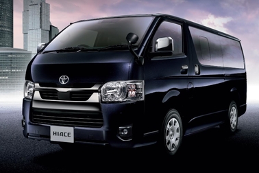【レンタルポジ入り素材】（左）：特別仕様車スーパーGL“DARK PRIME II”（2WD・2800ディーゼル・標準ボディ）