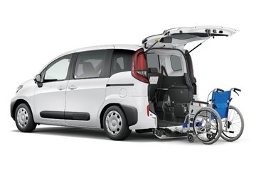 X（ガソリン・2WD） 車いす仕様車“タイプⅢ”（ショートスロープ・助手席側セカンドシート付）